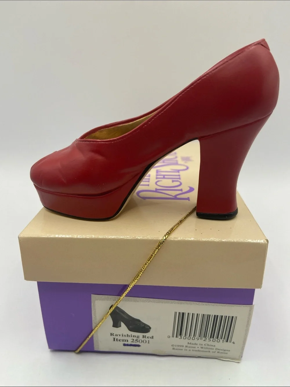 Just The Right Shoe by Raine Ravishing Red Miniature Shoe Figurine Vintage